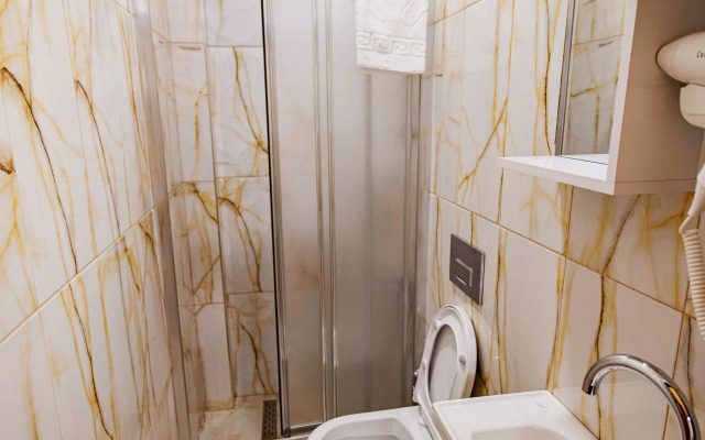 Grand Balyan Hotel & Restaurant