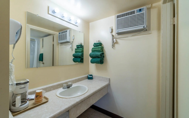 Canadas Best Value Desert Inn & Suites Cache Creek