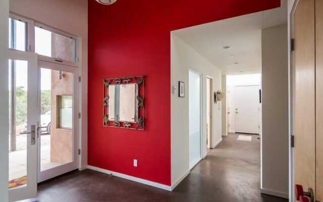 Butterfly House - Spectacular Modern Design and Mountain Views