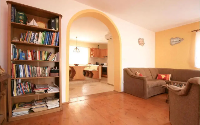 Two-Bedroom Holiday home Jezera with a Fireplace 05