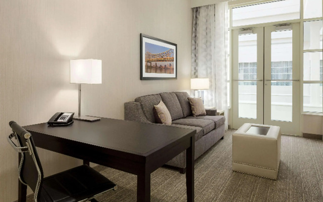 Embassy Suites Louisville Downtown
