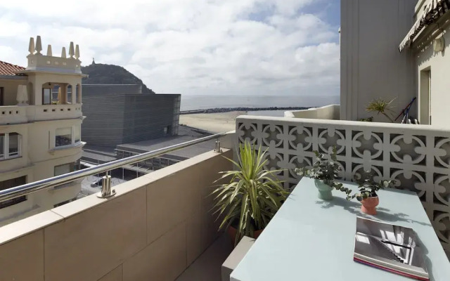 Beach House 2 Apartment by FeelFree Rentals