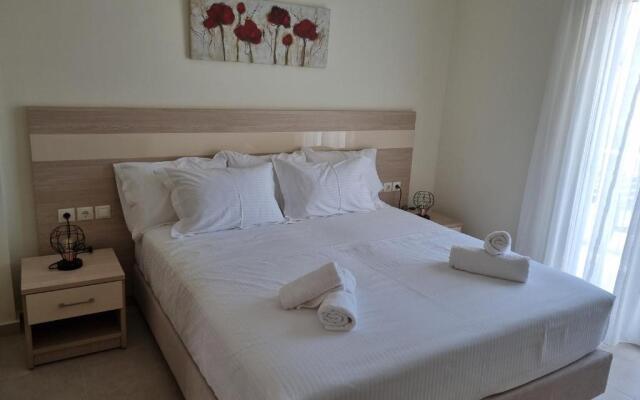 Chrysanthe's Apartments No2