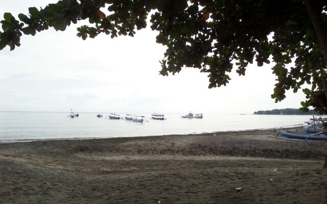 Taman Selini Wahana Beach Bungalows
