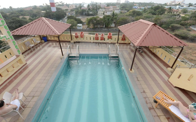 Tri Sea Hotel