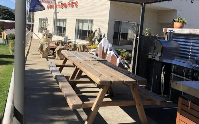 Kookaburra Ski Lodge