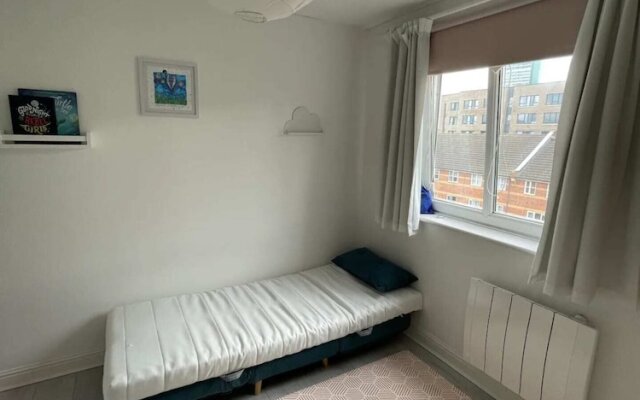 2BD Flat With Views of Canary Wharf - Rotherhithe