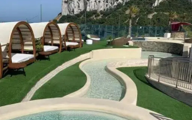 5 star Luxurious Ocean Spa Plaza