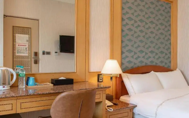 HiRiver Hotel