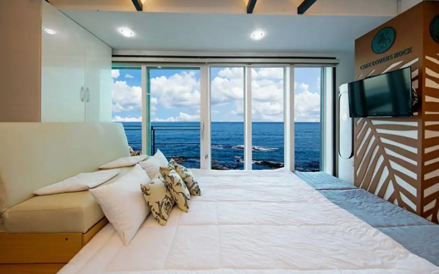 Pohang Couple Stone Pension