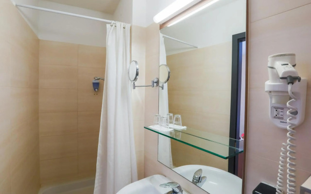 CE Plaza Hotel