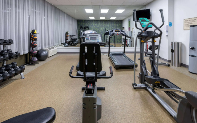 Baymont by Wyndham White Plains - Elmsford