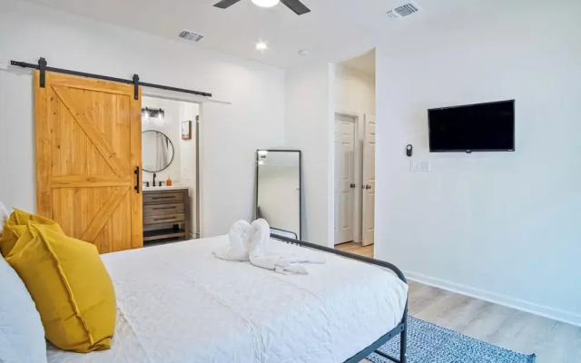 Urban Delight 4br/3ba Near City Center
