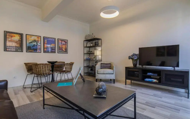 Glamorous Lisbon 2BDR Apartment by LovelyStay