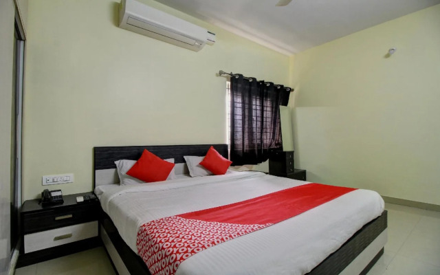 OYO 22536 Vishaak Inn