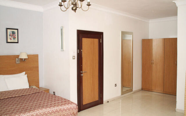 Bec Suites
