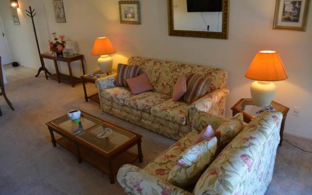 Beautiful 2 Bedroom 2 Bath Condominium