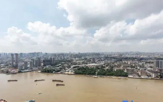Waxiwu Homestay (Shamian Yong Qing Fang)