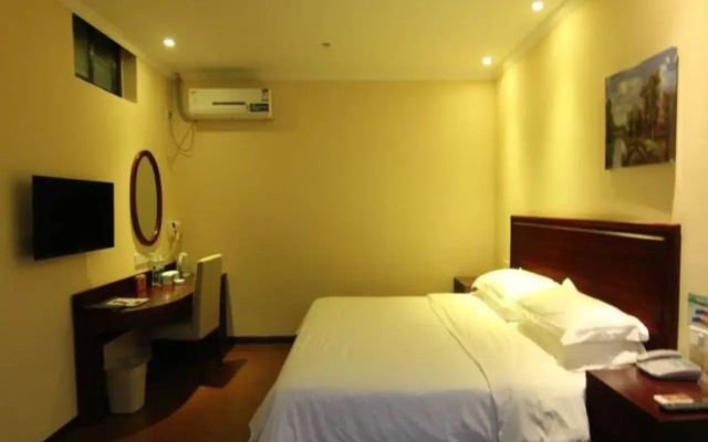 GreenTree Inn Jiangsu Yangzhou Jiangdu Bus Station Express Hotel