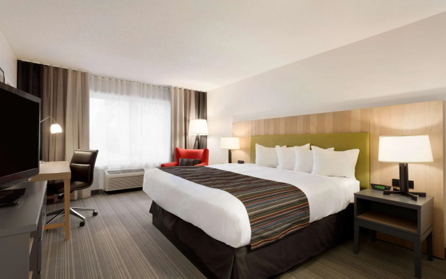 Country Inn & Suites by Radisson, Chippewa Falls, WI