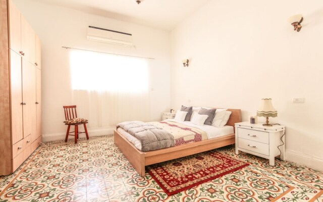 Authentic Neve Tsedek Style House