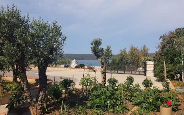 Amazing Home in Nerezine With Wifi and 3 Bedrooms