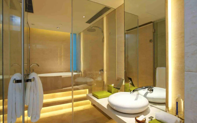 Hilton Shanghai City Center