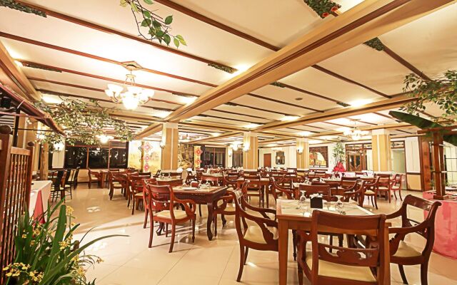 Royal Orchids Garden Hotel & Condominiums