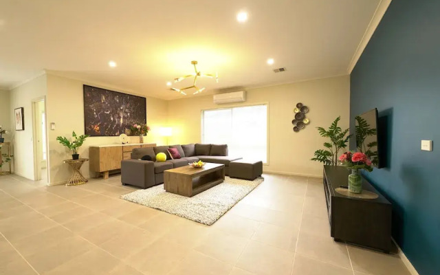 Newly Modern Home for Big Group near SC