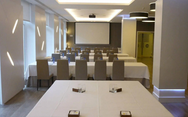 Méndez Núñez Hotel