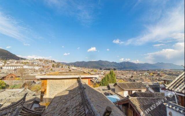 Lijiang Shishan House