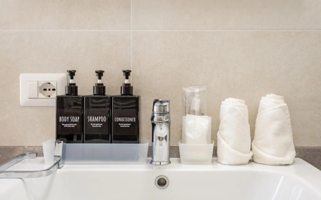 new studio apartment sauro orange