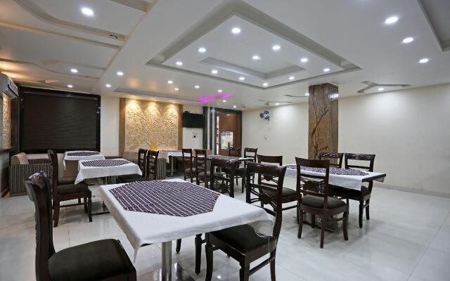OYO 9919 Nandgiri Palace