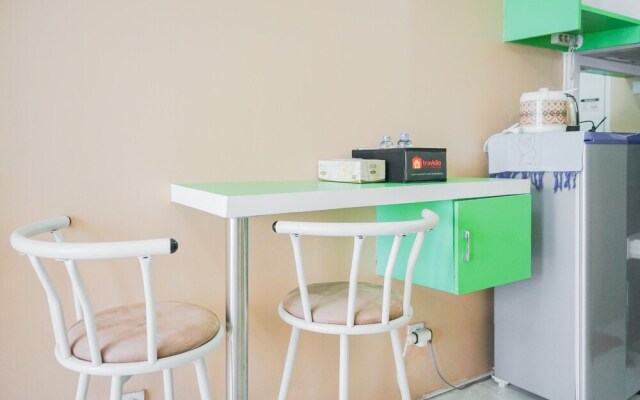 Cozy Studio Apartment at Tamansari Skylounge near Soetta Airport