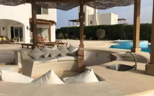 3 Bed Rooms Villa In El Gouna