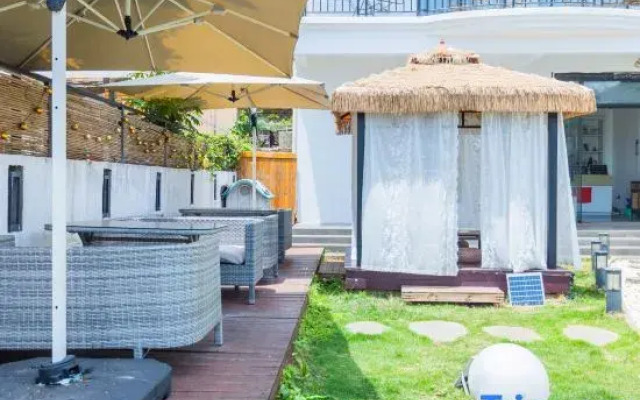 Weizhou lsland suxihuajian SeaView Hotel