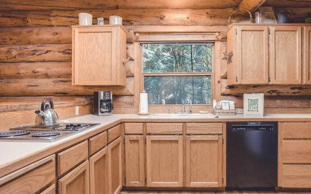 Bear Den Log Cabin