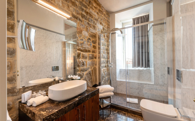 Donati Luxury Tower Suites