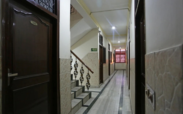 OYO 6124 Lord Krishna Dx Inn