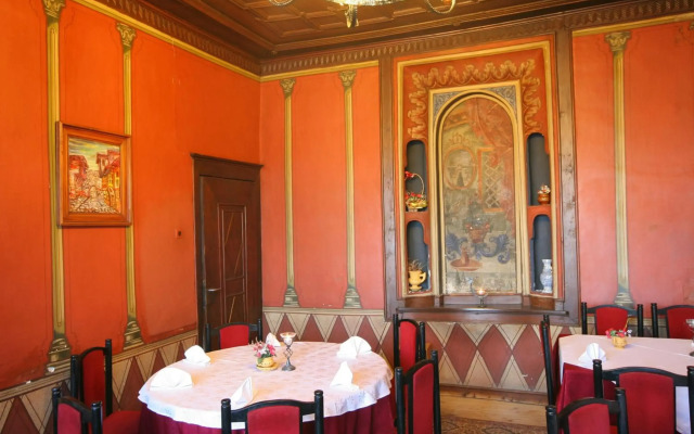Alafrangite Hotel