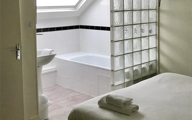 Citotel Logis Louise de Savoie