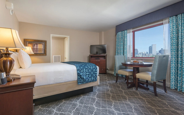 Club Wyndham Avenue Plaza