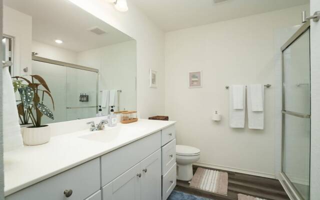 Rare Find Sleeps 13 Family Fun