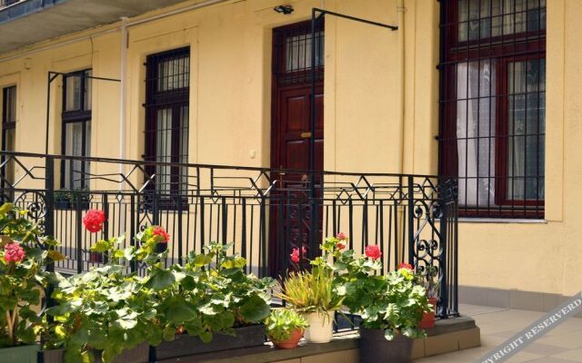 Central Market Apartment