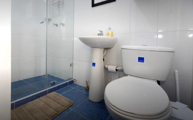 Luxury apartment with a/c next to chipichape mall