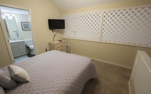 Reel'em Inn 2 Bedroom Condo by Redawning