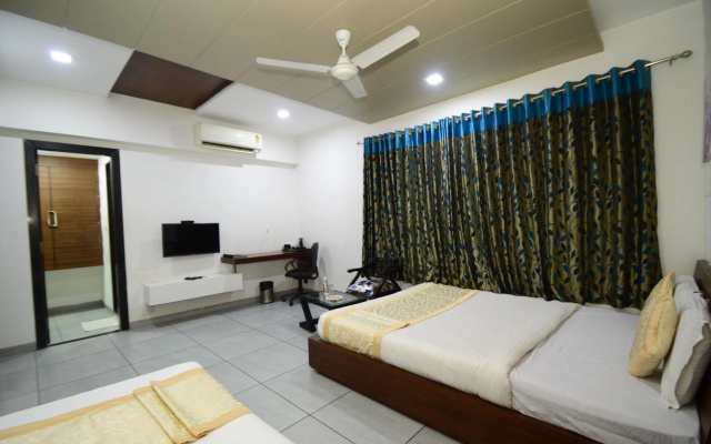 Crimson Park Shripriya Hotel – Guest Rooms – Nathdwara