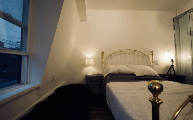 Queen Nest Hotel