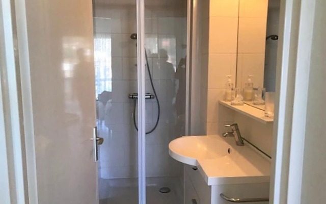 Modern Apartment in Juan-les-pins With Large Pool