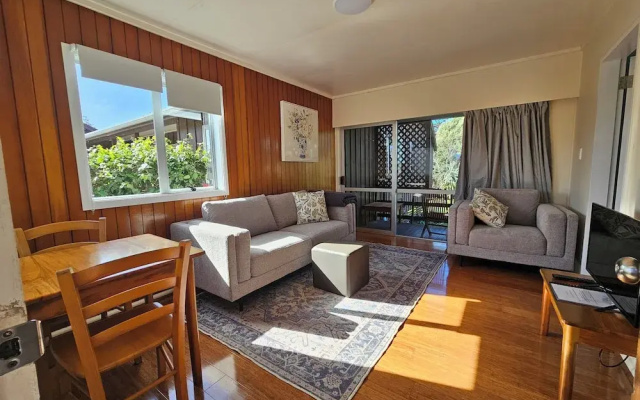 Fletcher Christian Apartments - Isabella Suites